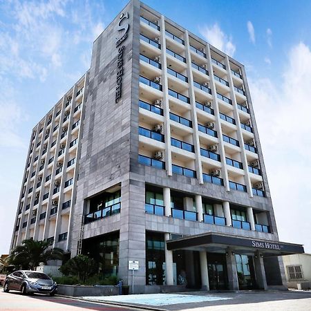 Sims Hotel Jeju Exteriör bild